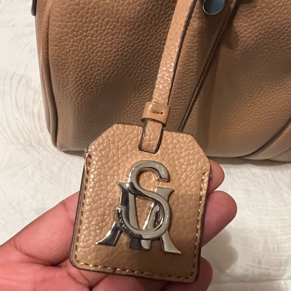 Steve Madden barrel bag - Picture 9 of 9